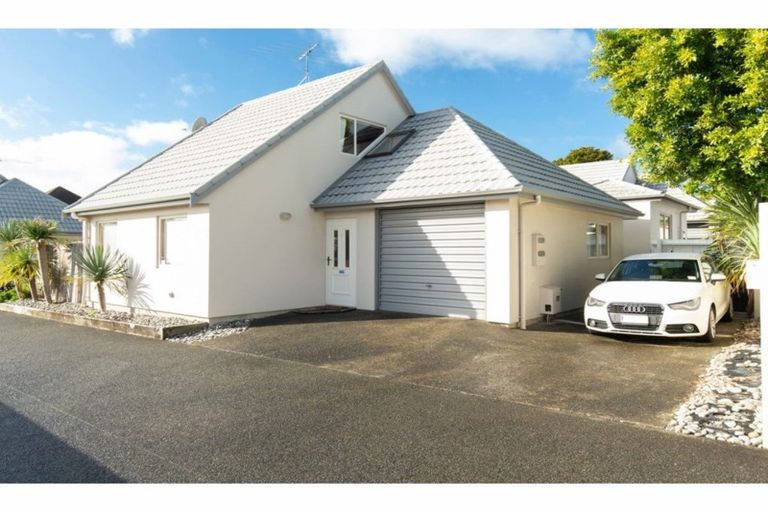 Photo of property in 1/670 Whangaparaoa Road, Stanmore Bay, Whangaparaoa, 0932