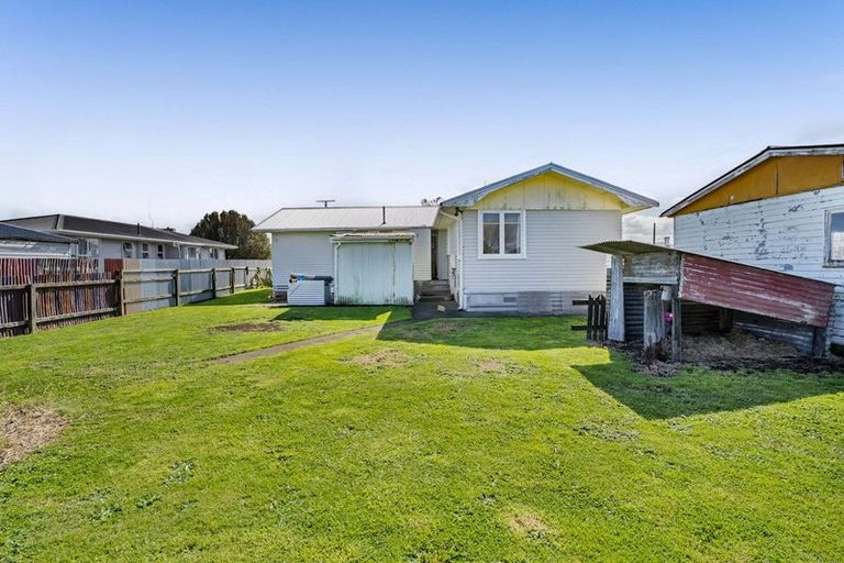 Photo of property in 60 Kapuni Street, Manaia, 4612