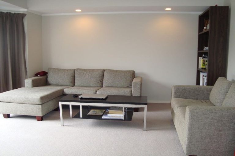 Photo of property in 1/14 Witheford Drive, Bayview, Auckland, 0629