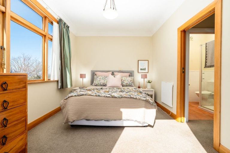 Photo of property in 97 Creswick Terrace, Northland, Wellington, 6012