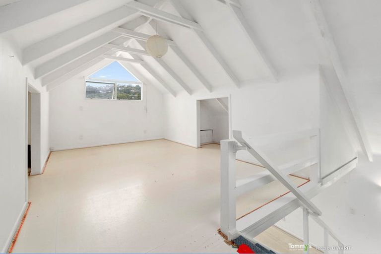 Photo of property in 2/127 Campbell Street, Karori, Wellington, 6012