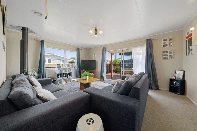 Photo of property in 18a Shortt Street, Foxton Beach, Foxton, 4815