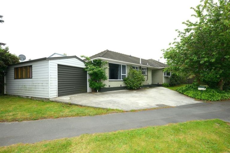 Photo of property in 116 Kendal Avenue, Burnside, Christchurch, 8053