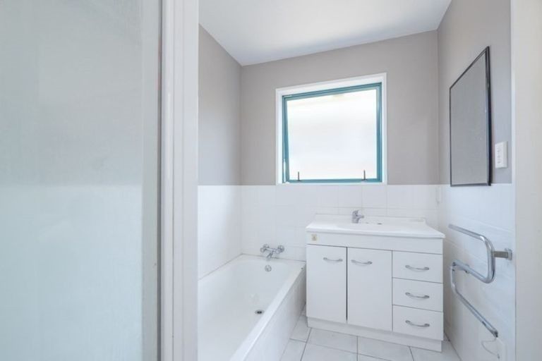 Photo of property in 176 Langdons Road, Northcote, Christchurch, 8052