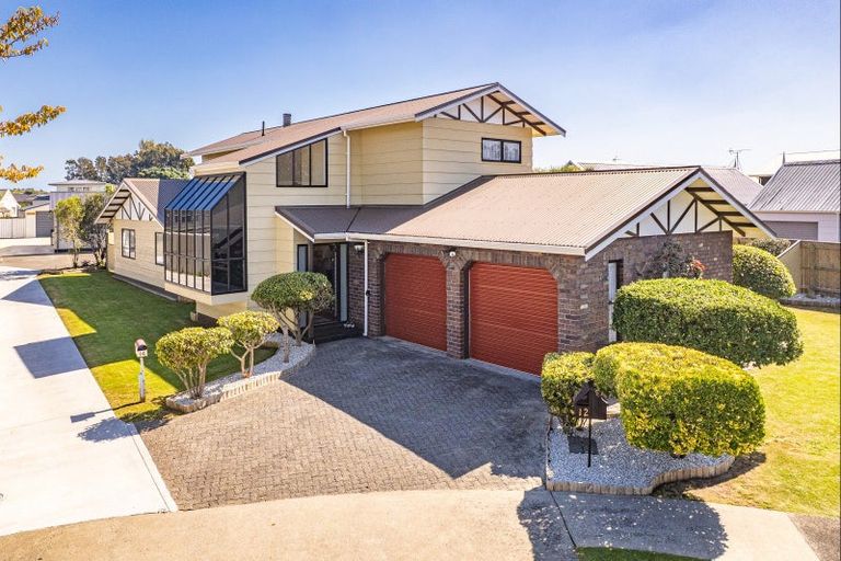 Photo of property in 12 Akepiro Place, Tawhero, Whanganui, 4501