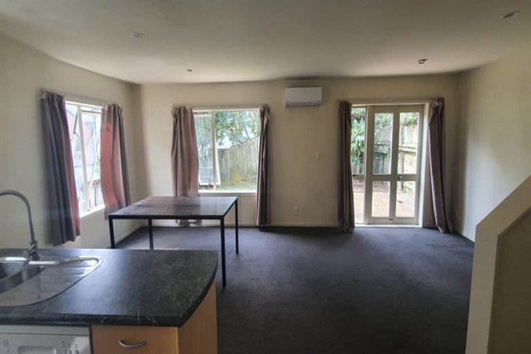 Photo of property in 7/20 Fields Parade, Oteha, Auckland, 0632