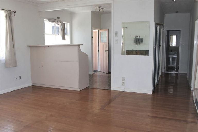 Photo of property in 5 Maxwell Avenue, Papatoetoe, Auckland, 2025