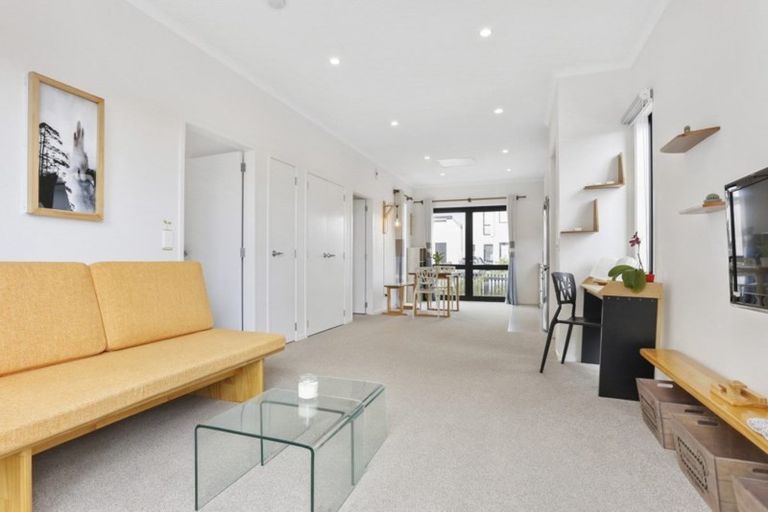 Photo of property in 34 Onekiritea Road, Hobsonville, Auckland, 0616