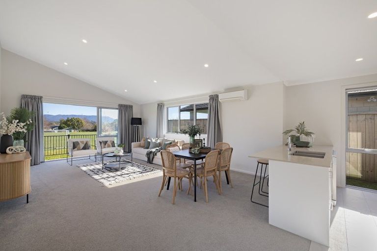 Photo of property in 22 Richardson Road, Omokoroa, 3114