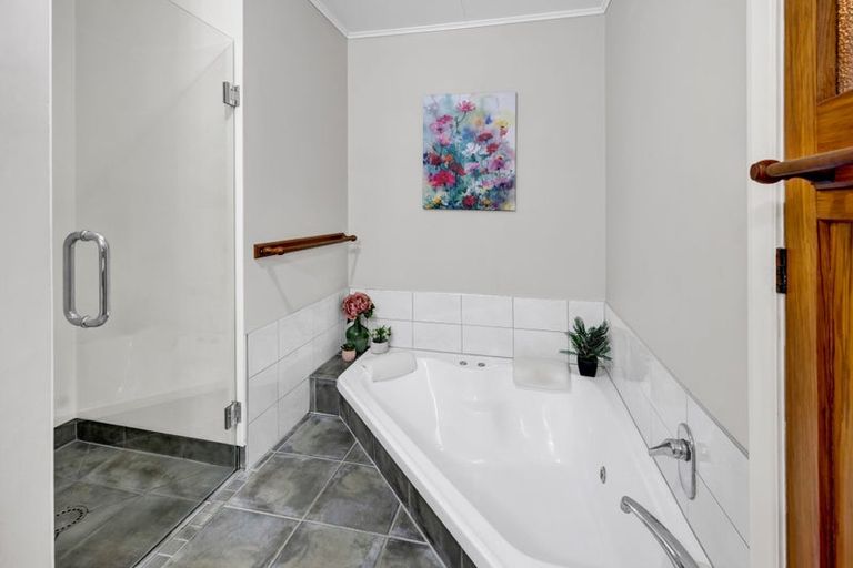 Photo of property in 16 Fairfield Road, Hawera, 4610