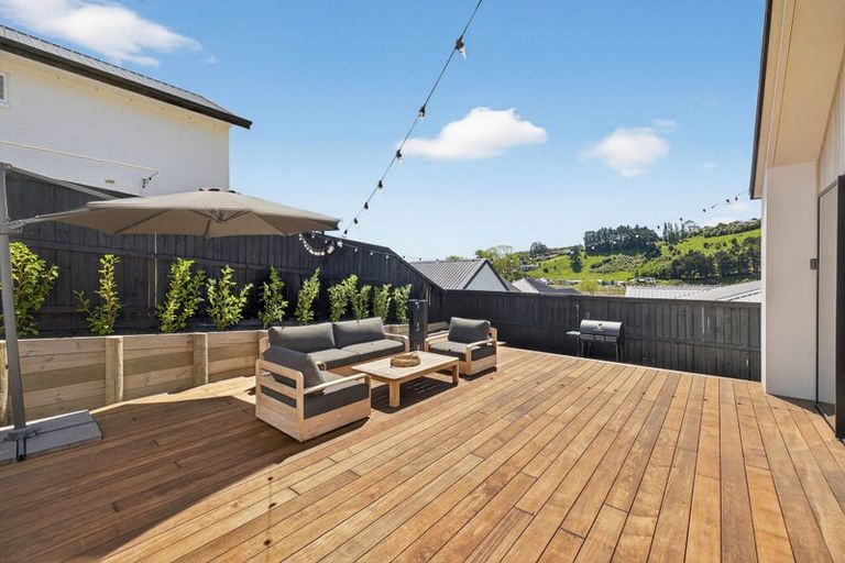 Photo of property in 6 Round Hill Rise, Cracroft, Christchurch, 8022