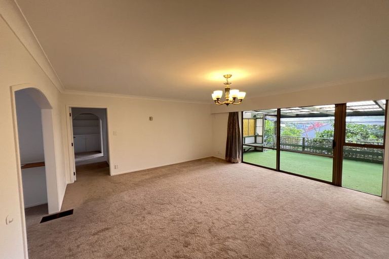 Photo of property in 19 Sartors Avenue, Northcross, Auckland, 0630