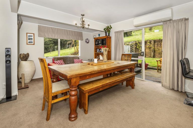 Photo of property in 21 Clifford Road, Pukekohe, 2678