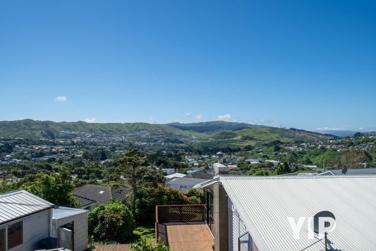 Photo of property in 9 Paparangi Crescent, Paparangi, Wellington, 6037