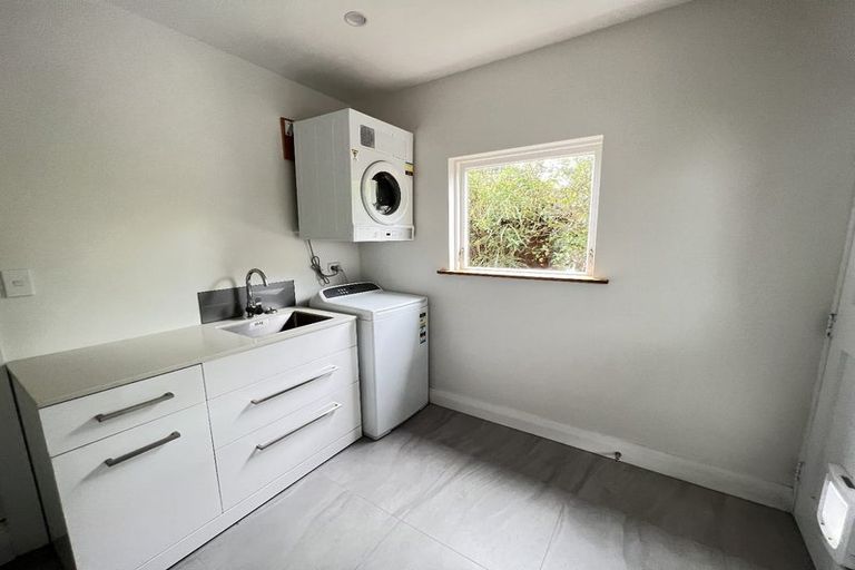 Photo of property in 14 Roys Road, Plimmerton, Porirua, 5026