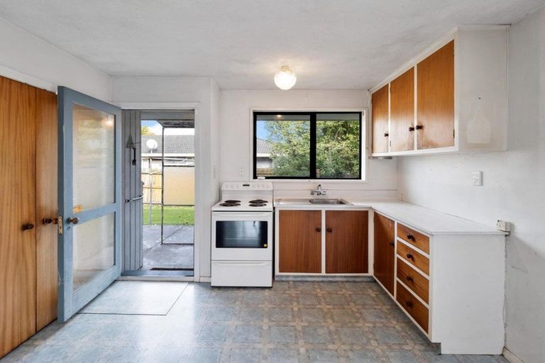 Photo of property in 1/2 Castile Place, Belfast, Christchurch, 8051