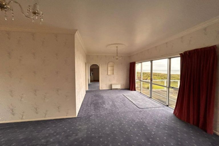 Photo of property in 121 Karaka Street, Castlecliff, Whanganui, 4501