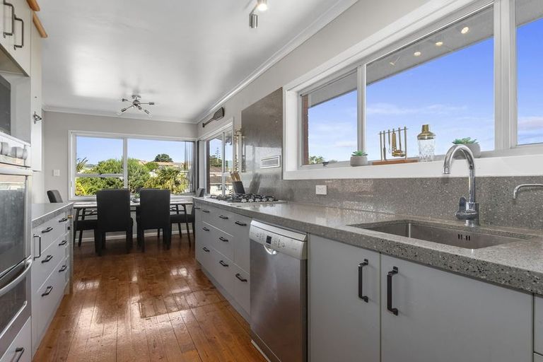 Photo of property in 8 Moa Place, Onerahi, Whangarei, 0110