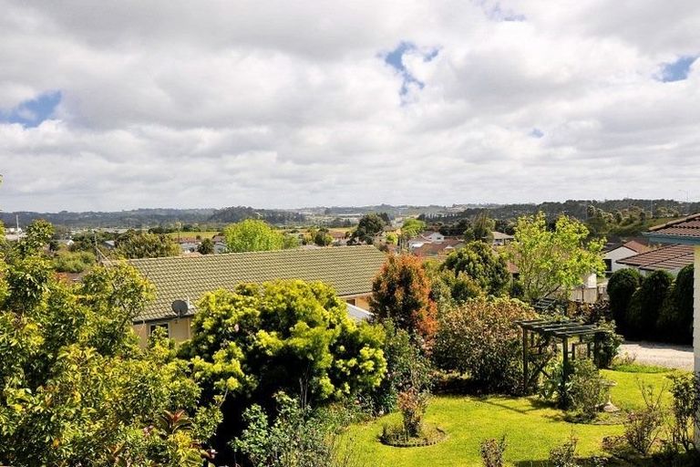 Photo of property in 20 Santiago Crescent, Unsworth Heights, Auckland, 0632