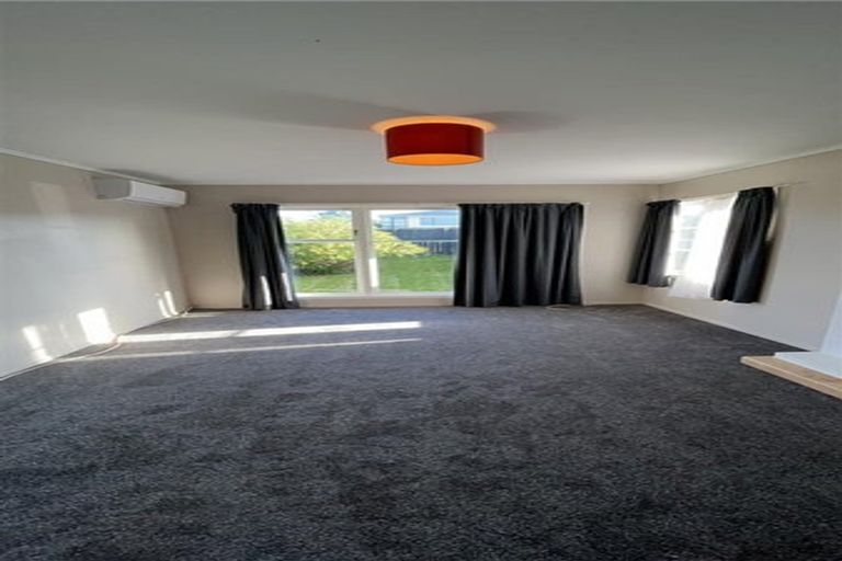 Photo of property in 12 Strid Road, Te Atatu South, Auckland, 0610