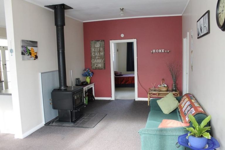 Photo of property in 135 Queen Street, Westport, 7825