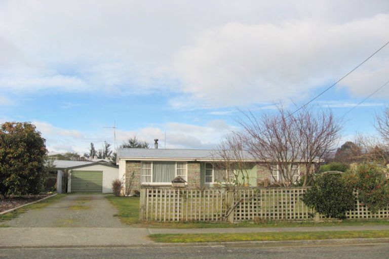 Photo of property in 16 Moana Crescent, Te Anau, 9600