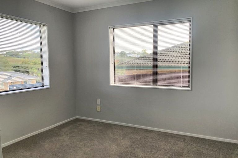 Photo of property in 6 Fleetwood Drive, Henderson, Auckland, 0612