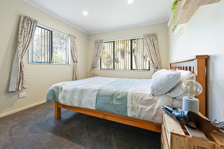 Photo of property in 4 Blue Heron Rise, Stanmore Bay, Whangaparaoa, 0932
