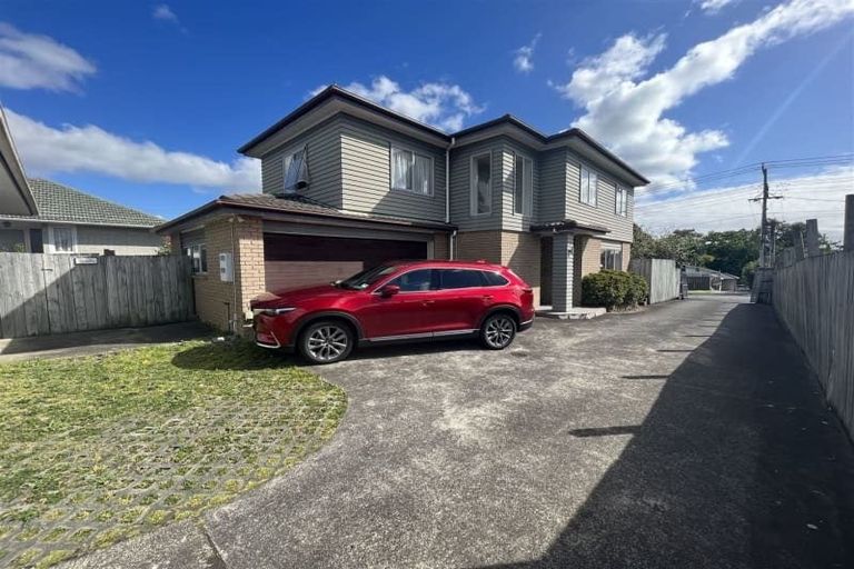 Photo of property in 33 Titoki Street, Te Atatu Peninsula, Auckland, 0610