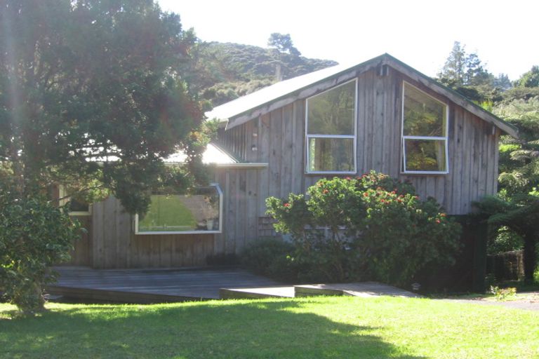 Photo of property in 11 Fawcett Road, Laingholm, Auckland, 0604