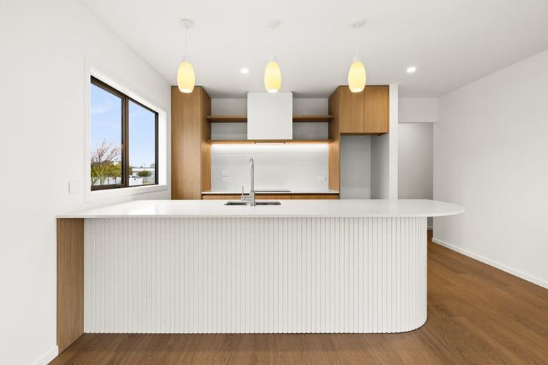 Photo of property in 102 Auckland Road, Greenmeadows, Napier, 4112