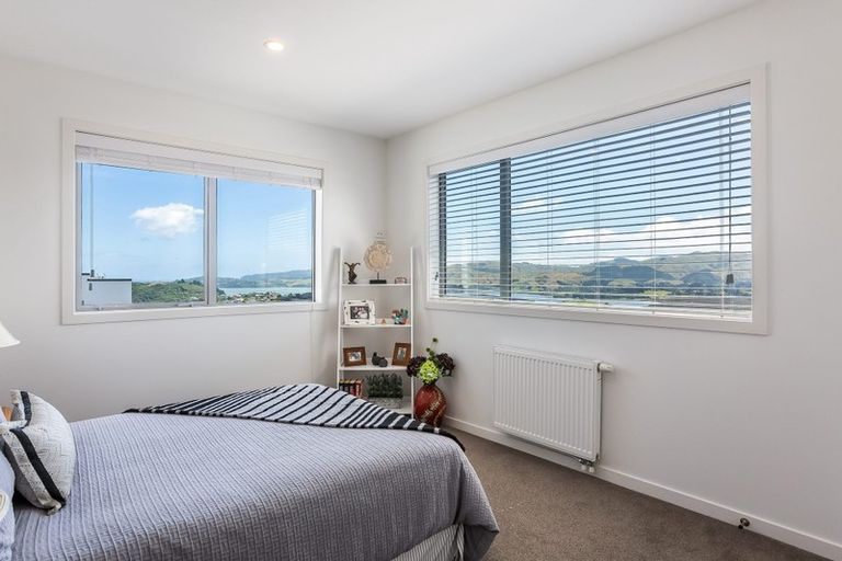 Photo of property in 127 Endeavour Drive, Whitby, Porirua, 5024
