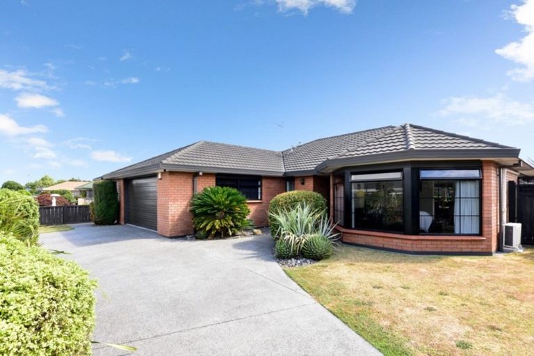 Photo of property in 83 Sandwich Road, St Andrews, Hamilton, 3200