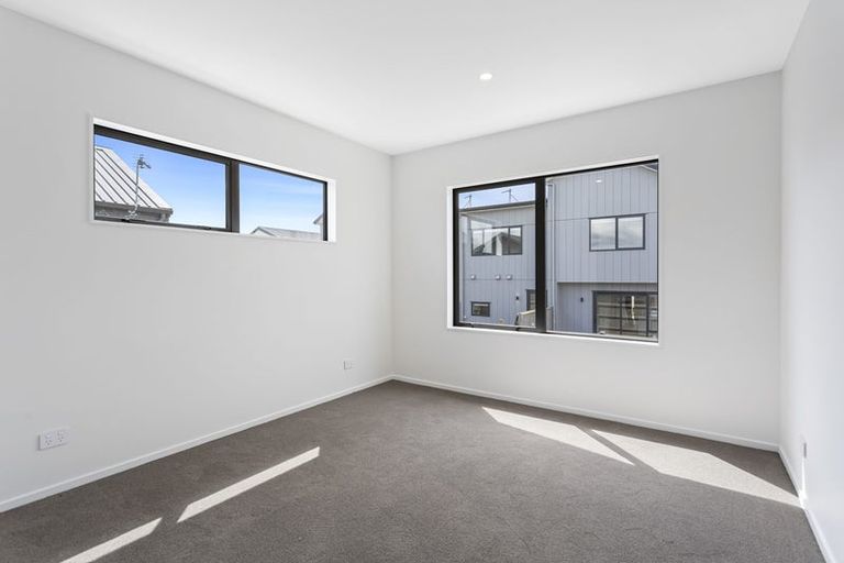 Photo of property in 45 Parkmore Drive, Rosehill, Papakura, 2113