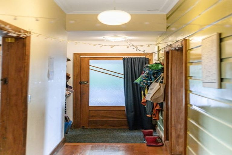 Photo of property in 152 Russell Terrace, Berhampore, Wellington, 6023