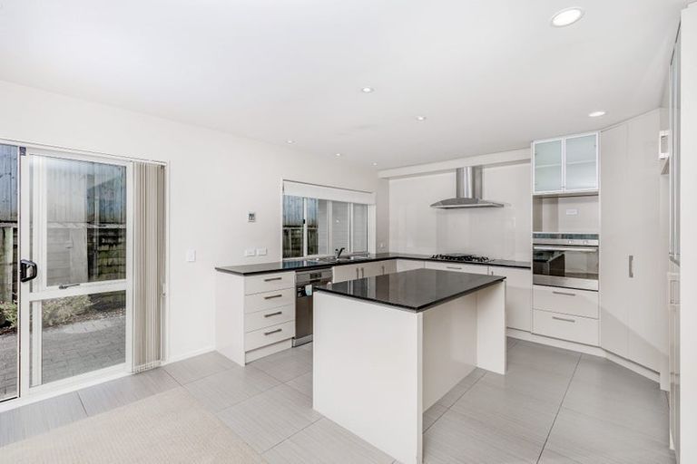 Photo of property in 22 Terrasini Drive, Flat Bush, Auckland, 2019