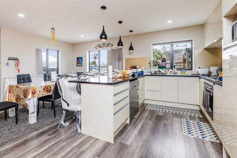 Photo of property in 43a Thompson Terrace, Manurewa, Auckland, 2102