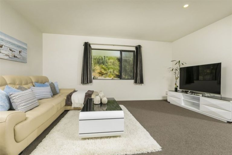 Photo of property in 35b Mcclintock Road, Massey, Auckland, 0614