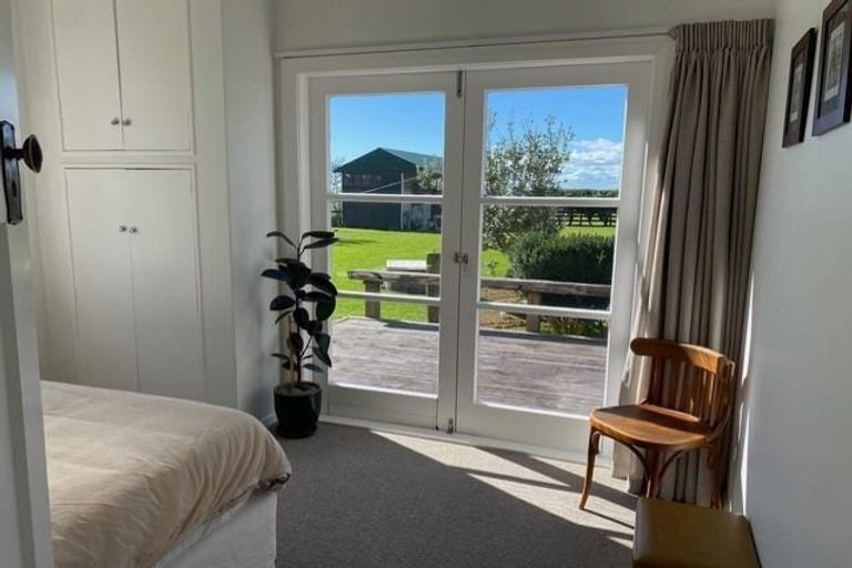 Photo of property in 435 Tararua Road, Levin, 5571