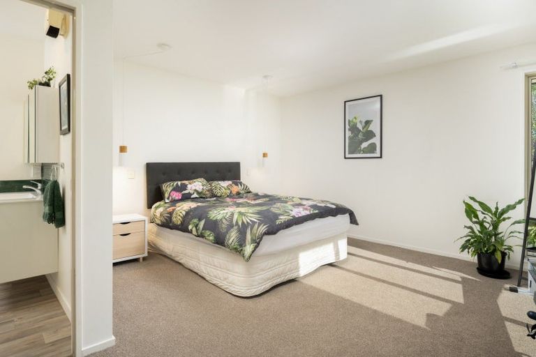 Photo of property in 2 Whitby Close, Waikawa, Picton, 7220