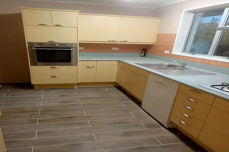 Photo of property in 1/7 Delaware Crescent, Russley, Christchurch, 8042