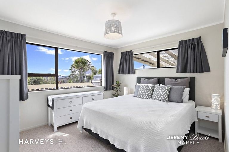 Photo of property in 1/28 Eastglen Road, Glen Eden, Auckland, 0602