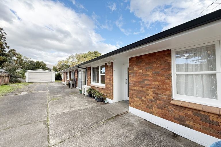 Photo of property in 1/6 Edgewater Drive, Pakuranga, Auckland, 2010