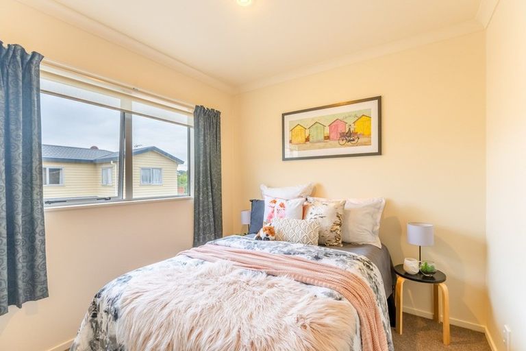 Photo of property in 2 Pohutukawa Grove, Titahi Bay, Porirua, 5022