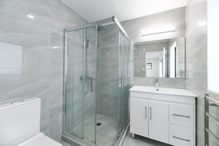 Photo of property in 18b Riverpark Crescent, Henderson, Auckland, 0610