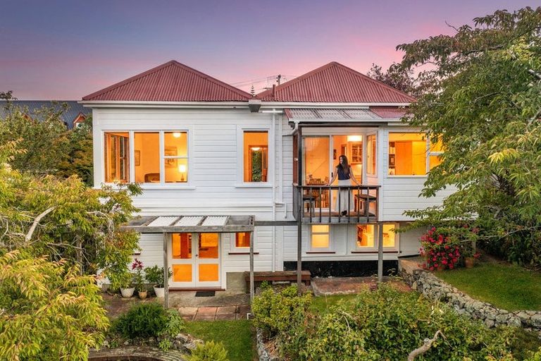 Photo of property in 17 Brownville Crescent, Maori Hill, Dunedin, 9010