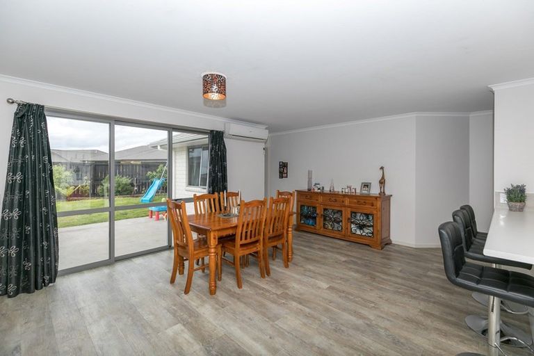 Photo of property in 22 Max Landing, Grandview Heights, Hamilton, 3200