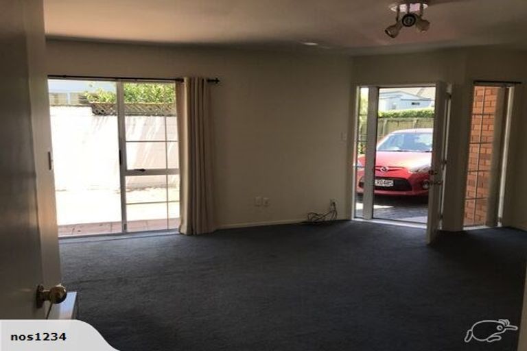 Photo of property in 2/104 Mandeville Street, Riccarton, Christchurch, 8011