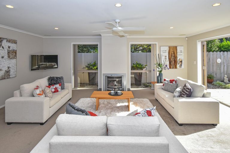 Photo of property in 19a Chippewa Place, Conifer Grove, Takanini, 2112