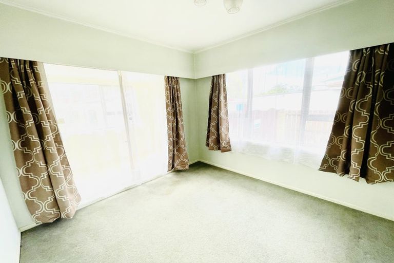 Photo of property in 86 Puriri Road, Manurewa, Auckland, 2102